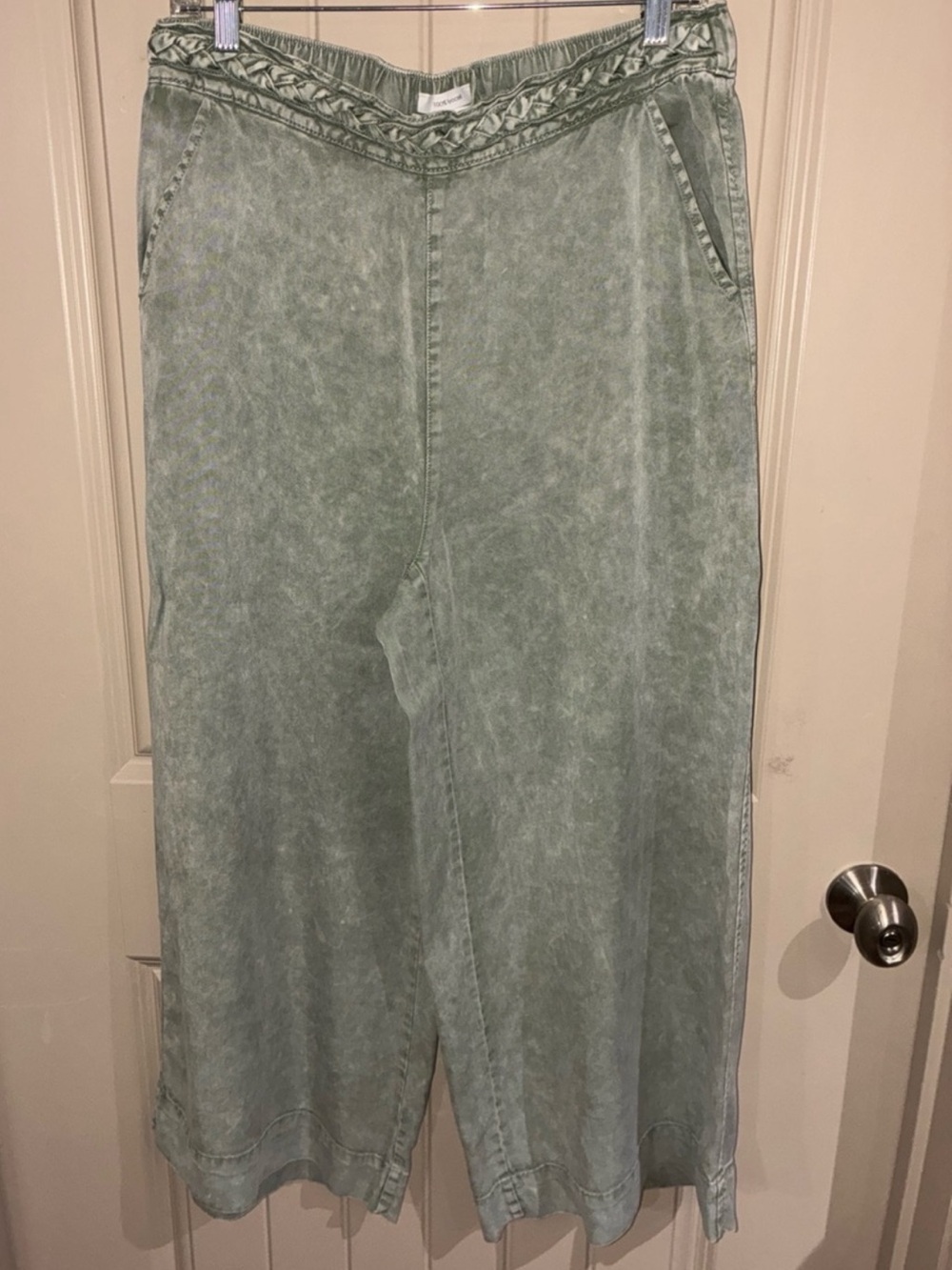C&C California Washed Sage Wide Leg Cropped Pants NWT